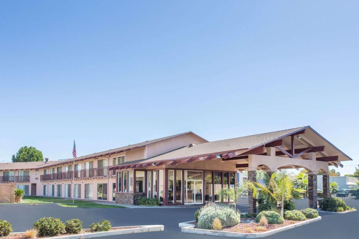 Popular attractions Area Nearby Property